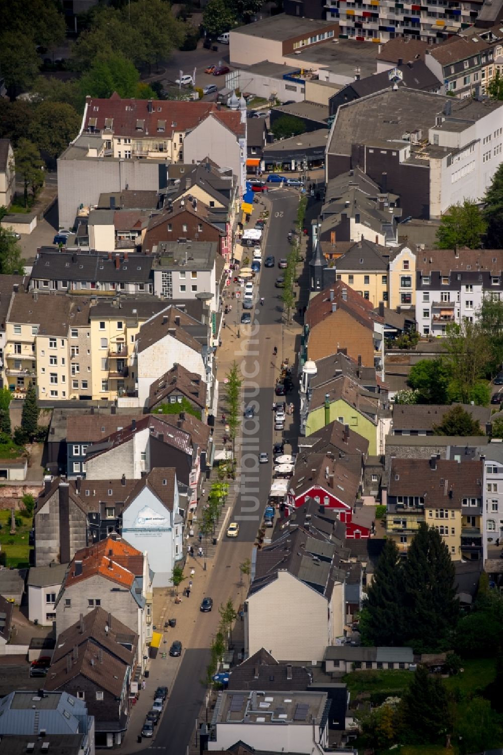 Gevelsberg von oben - Stadtansicht des Innenstadtbereiches an der Einkaufsstraße Mittelstraße in Gevelsberg im Bundesland Nordrhein-Westfalen