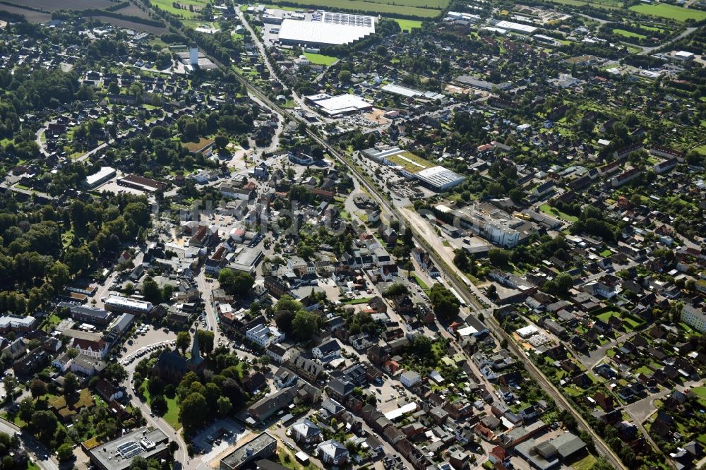 Luftbild Nortorf - Stadtansicht des Innenstadtbereiches entlang der Bahnstrecke in Nortorf im Bundesland Schleswig-Holstein