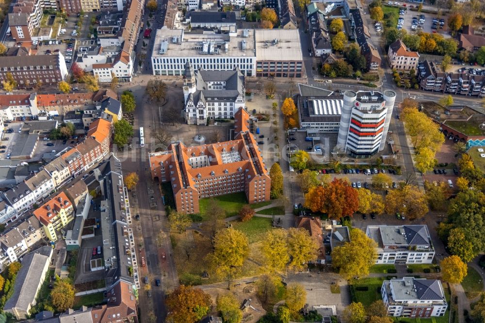 Gladbeck von oben - Stadtansicht des Innenstadtbereiches entlang der Friedrich-Ebert-Straße in Gladbeck im Bundesland Nordrhein-Westfalen, Deutschland