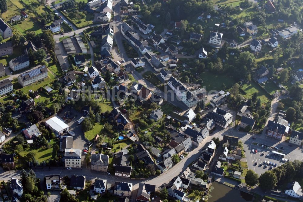 Luftaufnahme Hartenstein - Stadtansicht des Innenstadtbereiches entlang der Lichtensteiner Straße in Hartenstein im Bundesland Sachsen