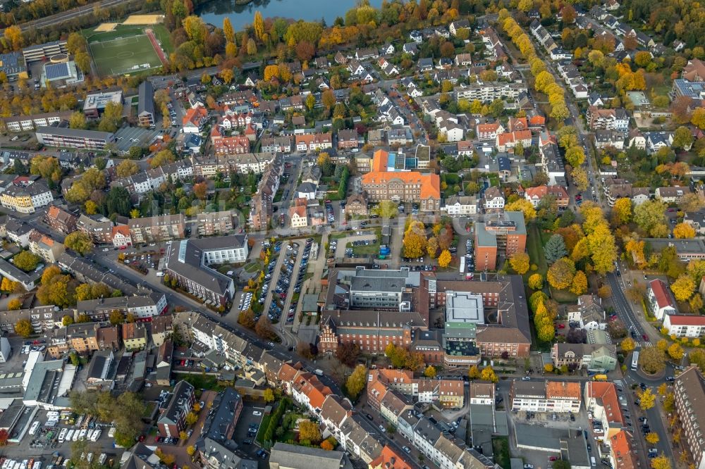 Gladbeck aus der Vogelperspektive: Stadtansicht des Innenstadtbereiches entlang der Mittelstraße in Gladbeck im Bundesland Nordrhein-Westfalen, Deutschland