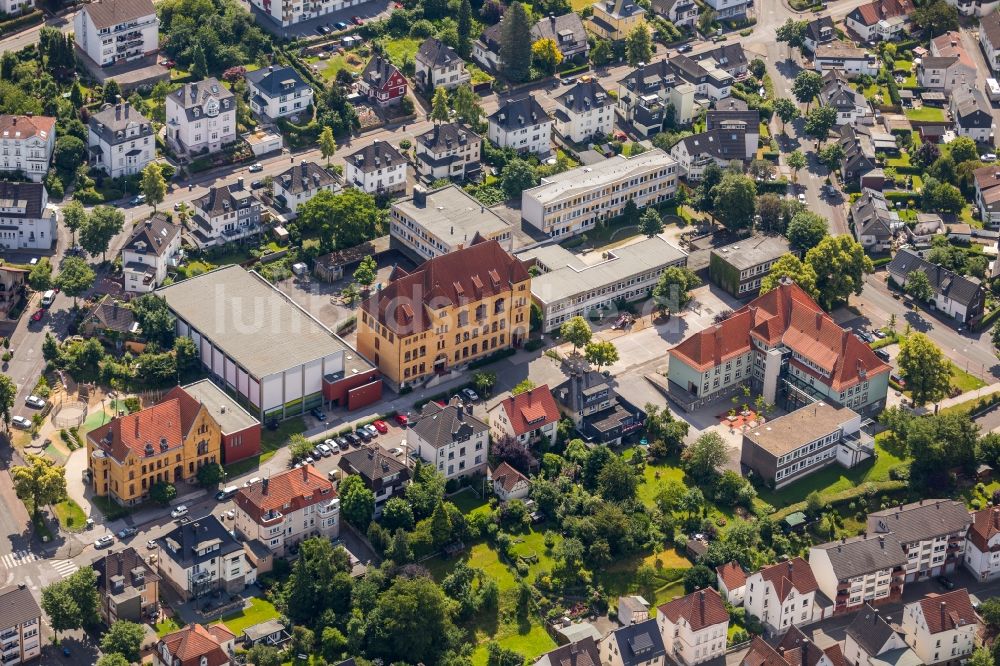 Luftbild Arnsberg - Stadtansicht des Innenstadtbereiches entlang der Sauerstraße in Arnsberg im Bundesland Nordrhein-Westfalen, Deutschland