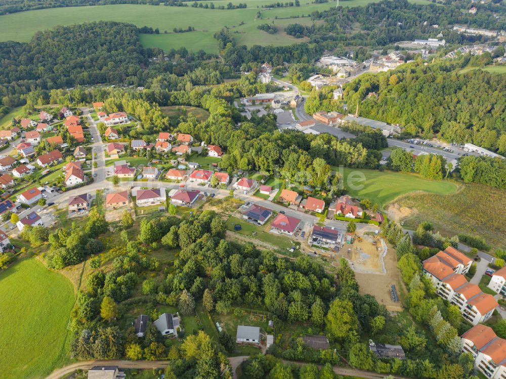 Netzschkau aus der Vogelperspektive: Stadtansicht des Innenstadtbereiches entlang der Schützenstraße in Netzschkau im Bundesland Sachsen