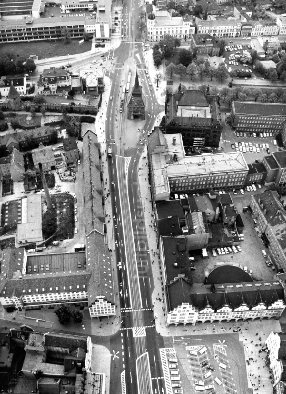 Luftbild Rostock - Stadtansicht des Innenstadtbereiches entlang der Steinstraße am Rostocker Steintor im Bundesland Mecklenburg-Vorpommern