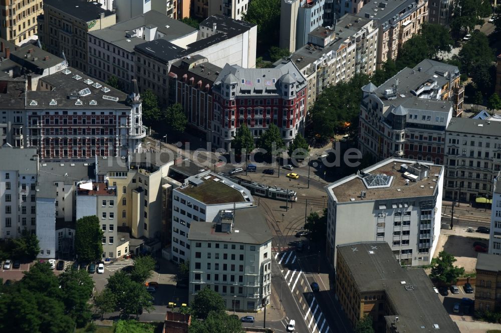 Magdeburg von oben - Stadtansicht des Innenstadtbereiches mit dem Hasselbachplatz in Magdeburg im Bundesland Sachsen-Anhalt