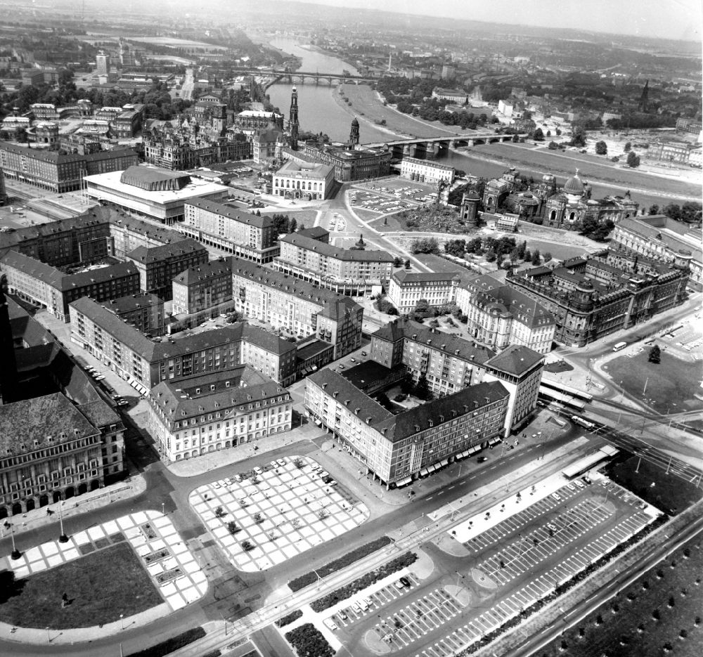 Dresden aus der Vogelperspektive: Stadtansicht des Innenstadtbereiches innere Altstadt in Dresden im Bundesland Sachsen