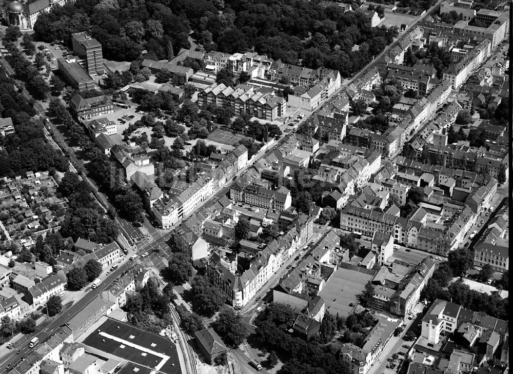 Krefeld aus der Vogelperspektive: Stadtansicht des Innenstadtbereiches Krefelder Stadtgarten in Krefeld im Bundesland Nordrhein-Westfalen, Deutschland