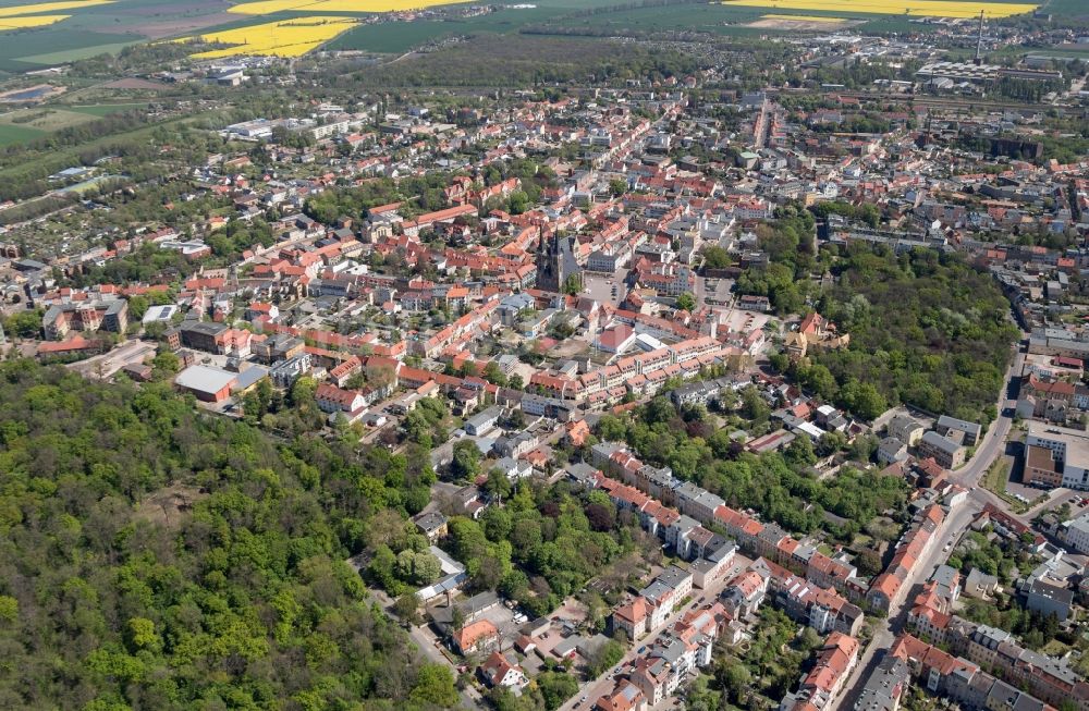 Luftaufnahme Köthen (Anhalt) - Stadtansicht des Innenstadtbereiches in Köthen (Anhalt) im Bundesland Sachsen-Anhalt