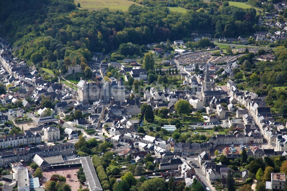 Luftaufnahme Langeais - Stadtansicht des Innenstadtbereiches von Langeais in Centre-Val de Loire, Frankreich