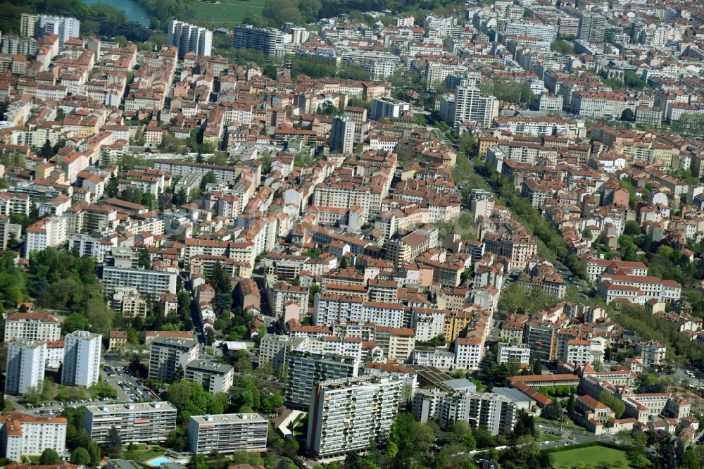 Luftaufnahme Lyon - Stadtansicht des Innenstadtbereiches in Lyon in Auvergne Rhone-Alpes, Frankreich