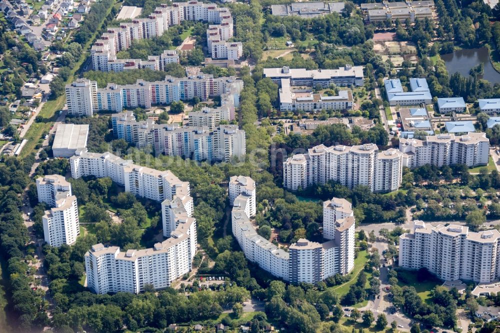 Berlin von oben - Stadtansicht des Innenstadtbereiches Märkisches Viertel in Berlin