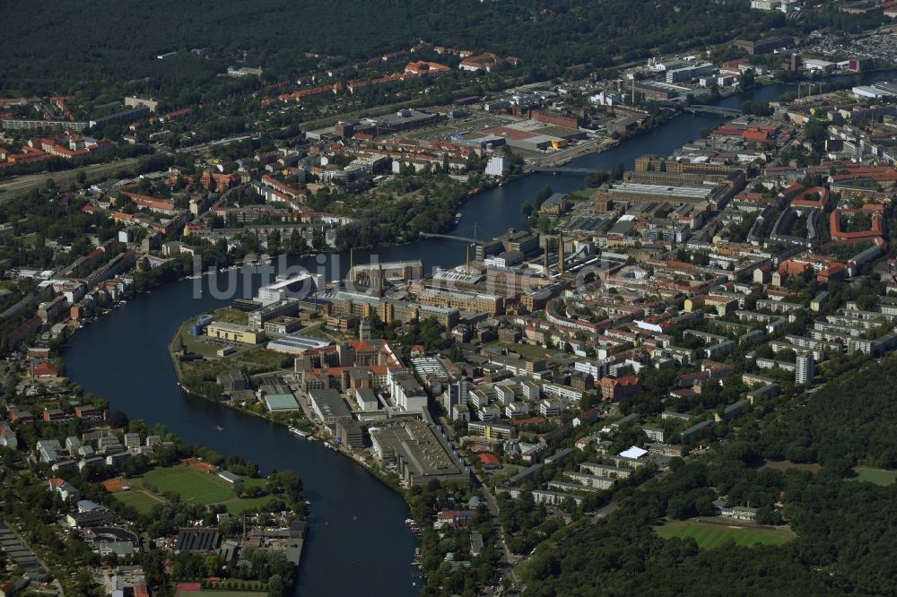 Luftbild Berlin - Stadtansicht des Innenstadtbereiches Oberschöneweide in Berlin