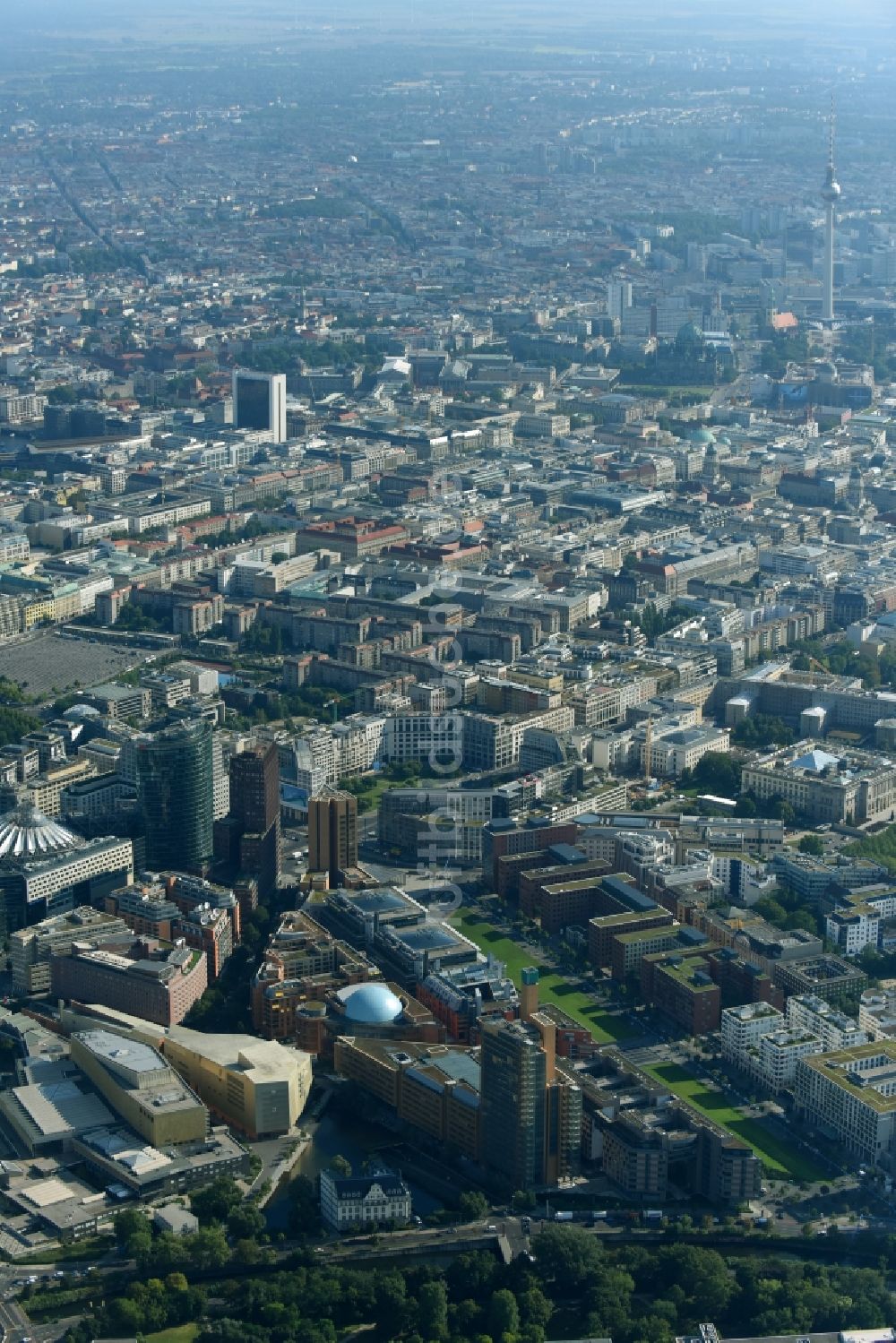 Luftaufnahme Berlin - Stadtansicht des Innenstadtbereiches Potsdamer Platz - Leipziger Platz in Berlin, Deutschland