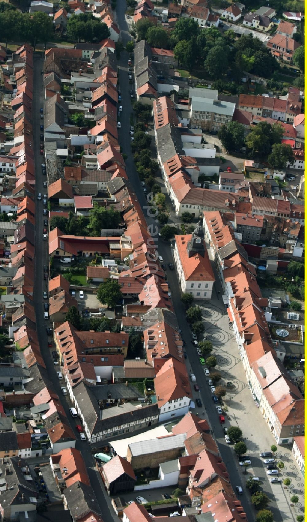 Luftbild Greußen - Stadtansicht des Innenstadtbereiches mit Rathaus am Marktplatz in Greußen im Bundesland Thüringen