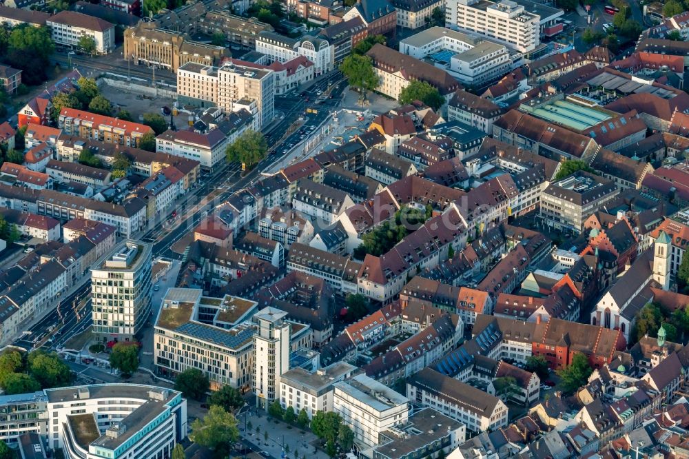 Luftbild Freiburg im Breisgau - Stadtansicht des Innenstadtbereiches Rotteckring Siegesdenkmal in Freiburg im Breisgau im Bundesland Baden-Württemberg, Deutschland