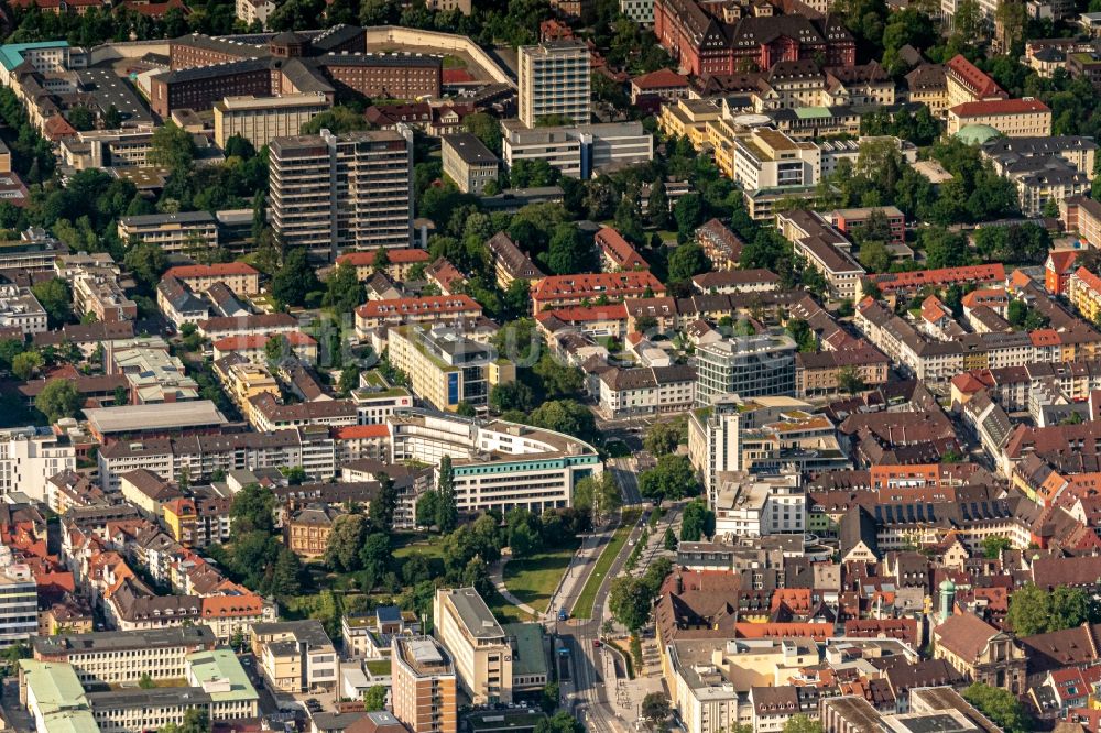 Luftbild Freiburg im Breisgau - Stadtansicht des Innenstadtbereiches Rotteckring Siegesdenkmal in Freiburg im Breisgau im Bundesland Baden-Württemberg, Deutschland