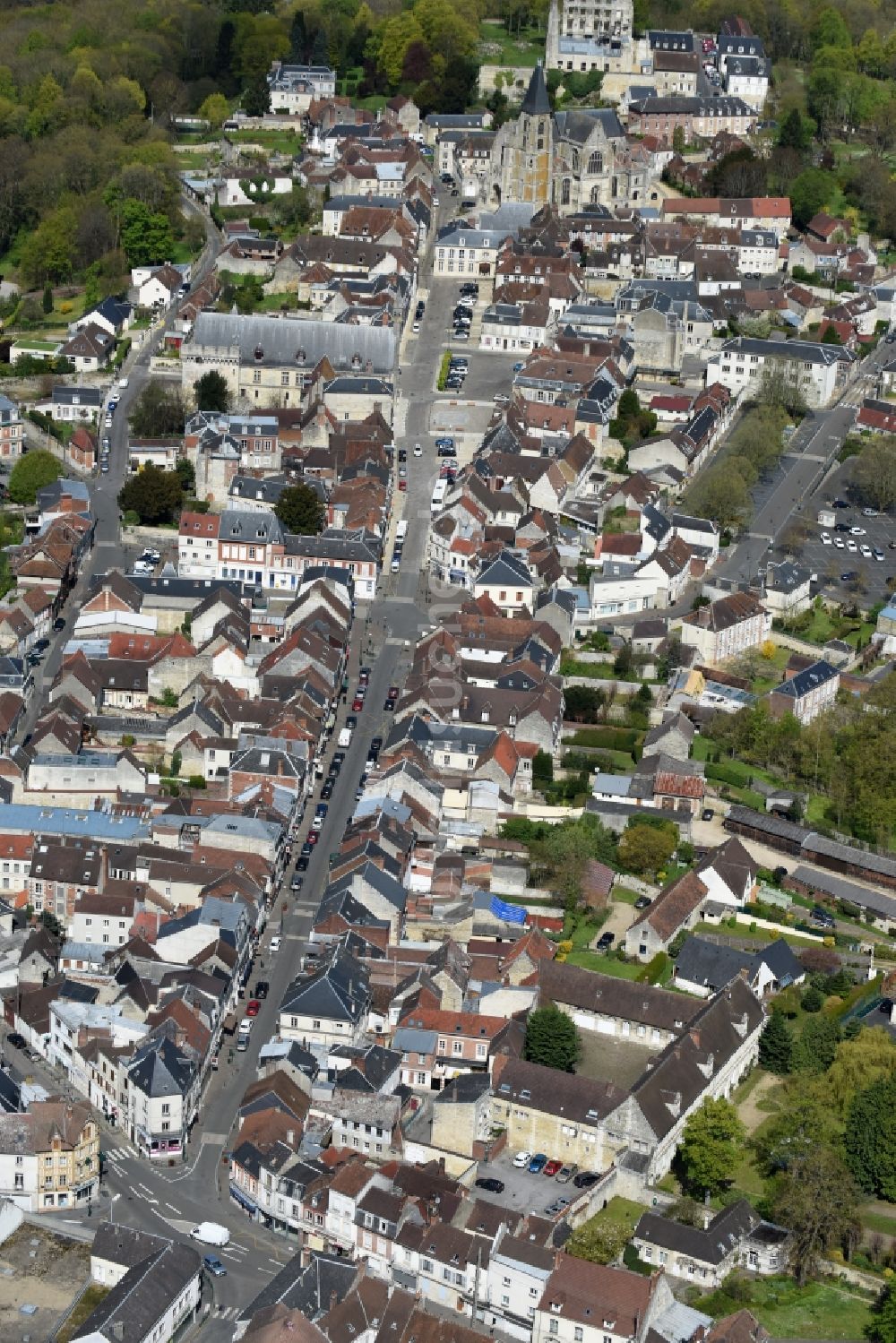 Luftbild Clermont - Stadtansicht des Innenstadtbereiches an der Rue de la République in Clermont in Nord-Pas-de-Calais Picardie, Frankreich