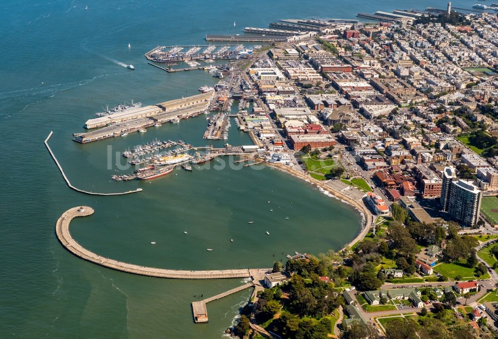 Luftbild San Francisco - Stadtansicht des Innenstadtbereiches am San Francisco Maritime National Historical Park in San Francisco in Kalifornien, USA