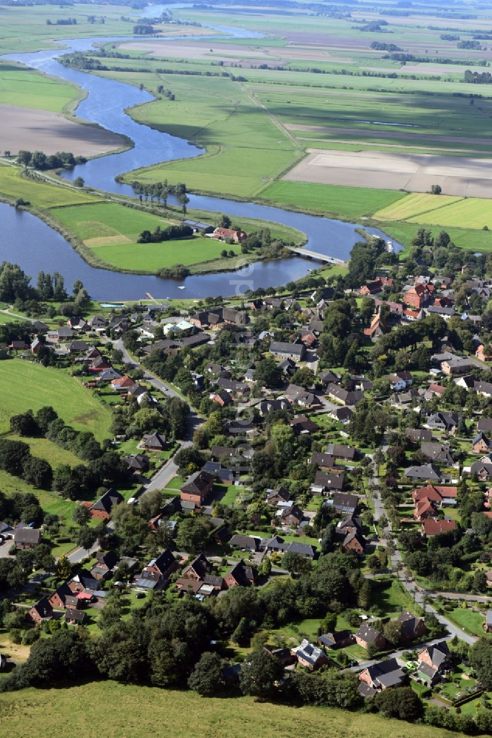 Schwabstedt von oben - Stadtansicht des Innenstadtbereiches Schwabstedt in Schwabstedt im Bundesland Schleswig-Holstein