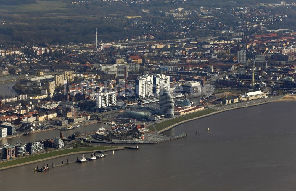 Luftbild Bremerhaven - Stadtansicht des Innenstadtbereiches am Ufer des Flußverlaufes der Weser in Bremerhaven im Bundesland Bremen