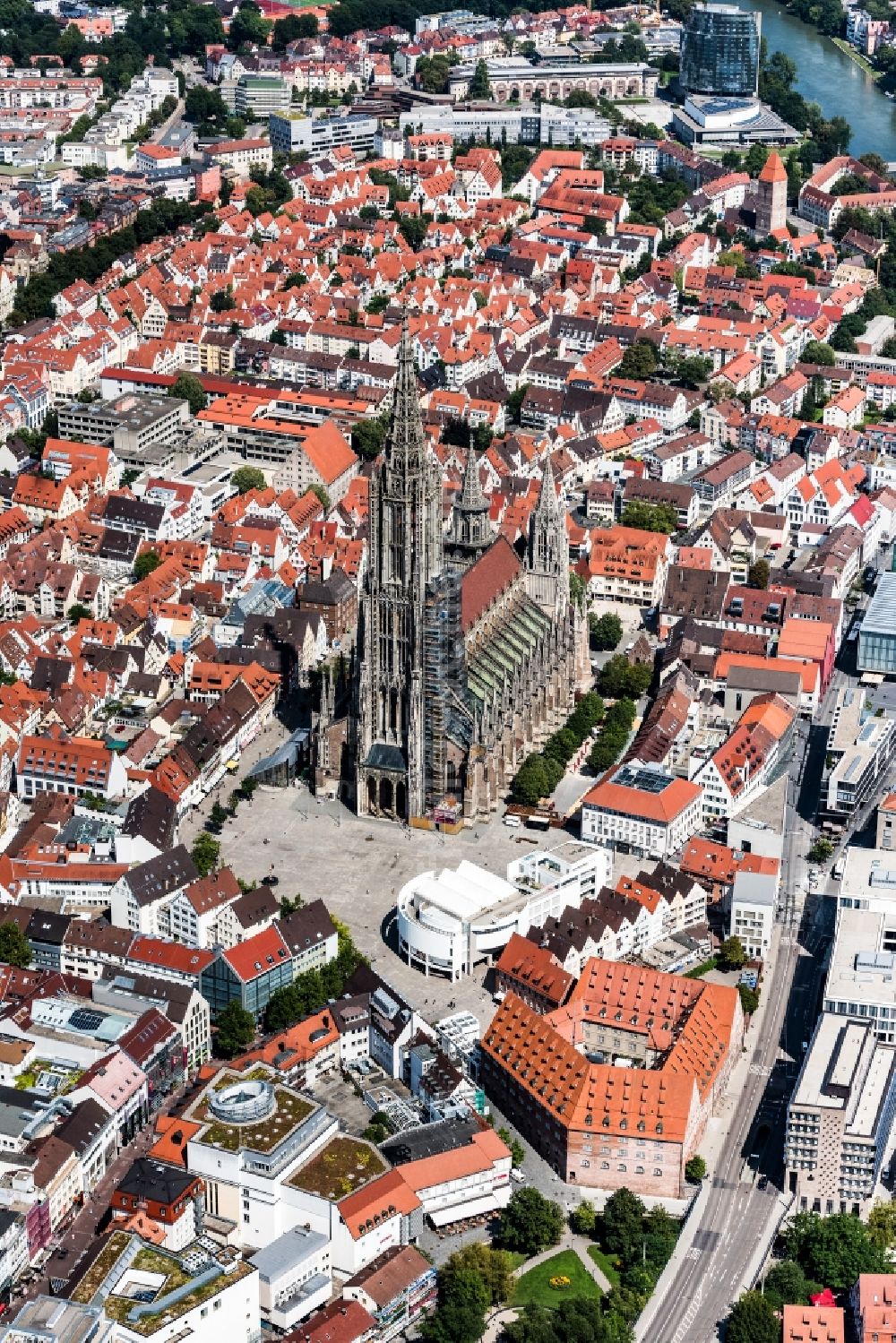 Luftbild Ulm - Stadtansicht des Innenstadtbereiches mit Ulmer Münster in Ulm im Bundesland Baden-Württemberg, Deutschland