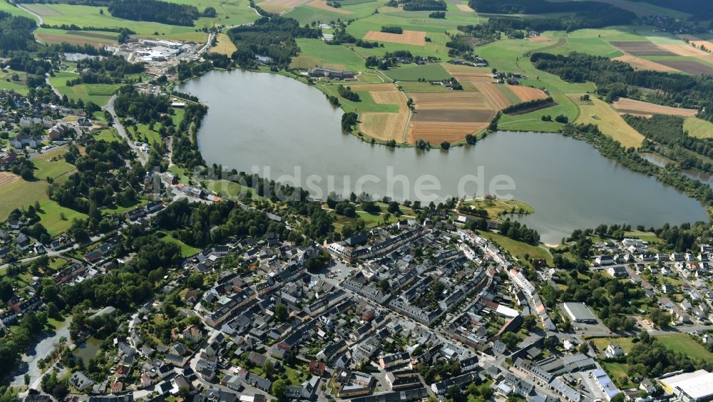 Weißenstadt aus der Vogelperspektive: Stadtansicht des Innenstadtbereiches am Weißenstädter See in Weißenstadt im Bundesland Bayern