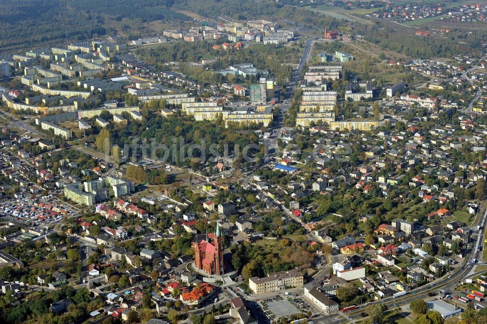 Luftaufnahme Zgierz - Stadtansicht und Kirche der Heiligen Katharina von Alexandrien in Zgierz in der Woiwodschaft Lodz in Polen