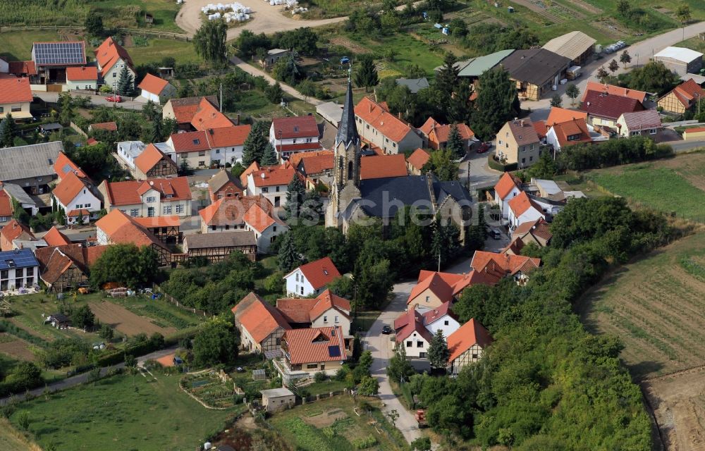 Luftaufnahme Kleinfahner - Stadtansicht von Kleinfahner mit Dorfkirche in Kleinfahner in Thüringen