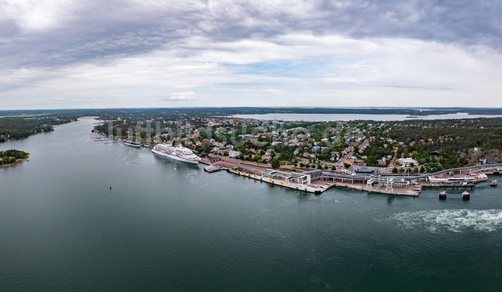 Luftaufnahme Mariehamn - Stadtansicht am Küstenbereich Fährhafen in Mariehamn in Mariehamns stad, Åland