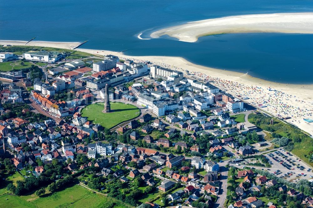 Borkum von oben - Stadtansicht am Küstenbereich der Nordsee in Borkum im Bundesland Niedersachsen, Deutschland