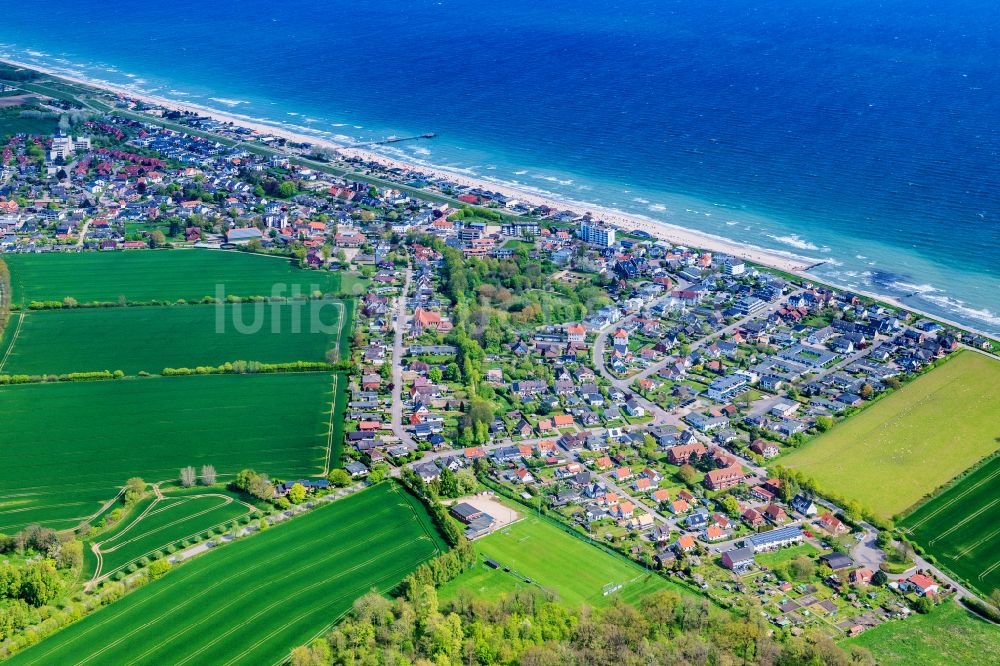 Luftaufnahme Dahme - Stadtansicht am Küstenbereich der Ostsee in Dahme im Bundesland Schleswig-Holstein, Deutschland