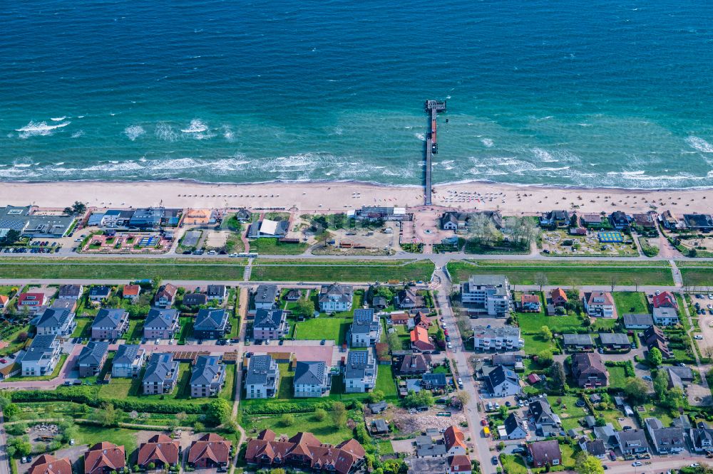 Dahme aus der Vogelperspektive: Stadtansicht am Küstenbereich der Ostsee in Dahme im Bundesland Schleswig-Holstein, Deutschland