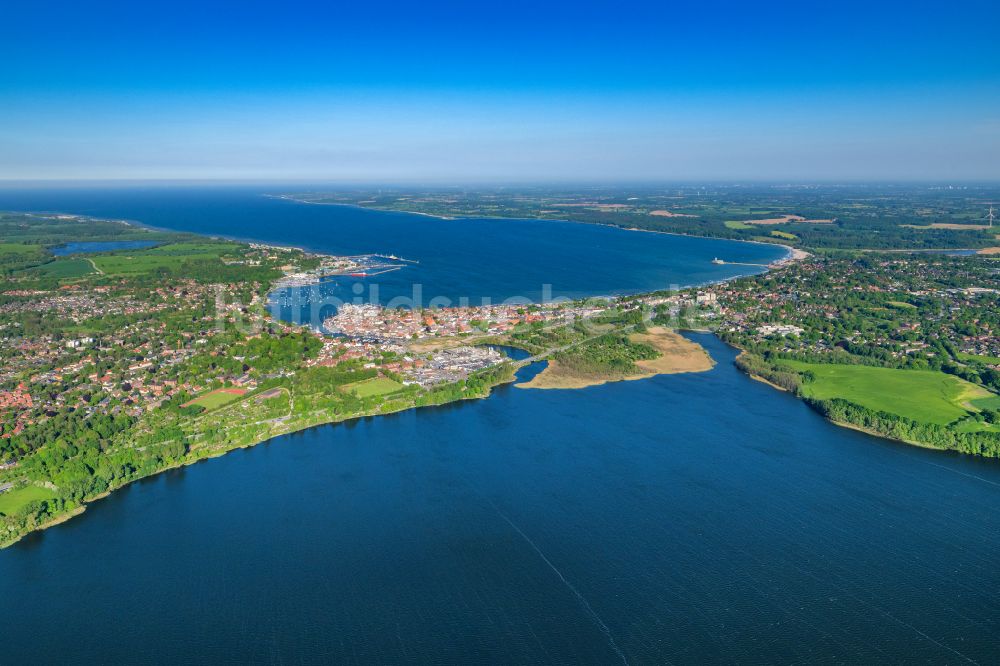 Luftbild Eckernförde - Stadtansicht am Küstenbereich der Ostsee in Eckernförde im Bundesland Schleswig-Holstein, Deutschland