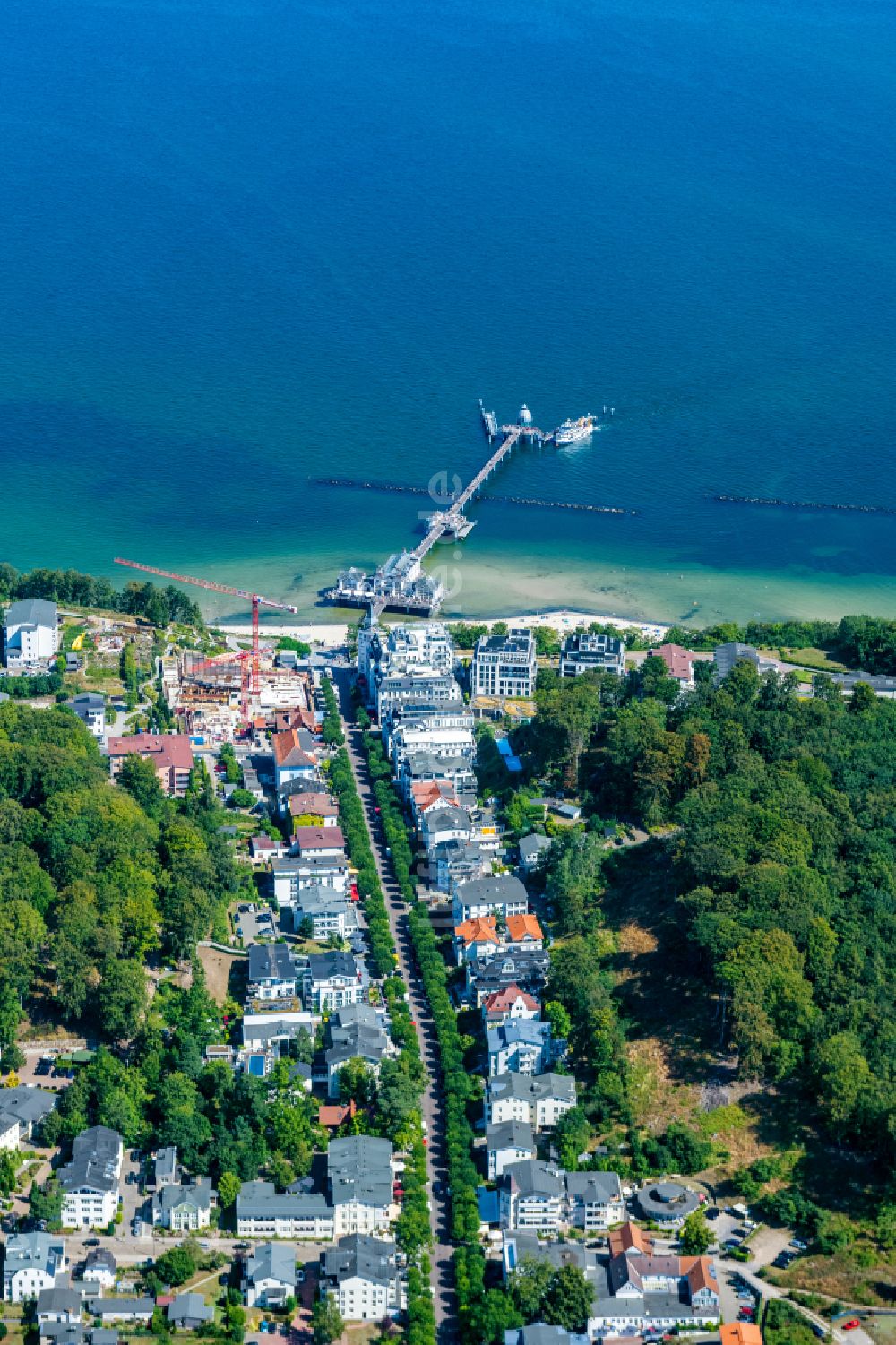 Ostseebad Sellin von oben - Stadtansicht am Küstenbereich der Ostsee in Ostseebad Sellin im Bundesland Mecklenburg-Vorpommern, Deutschland