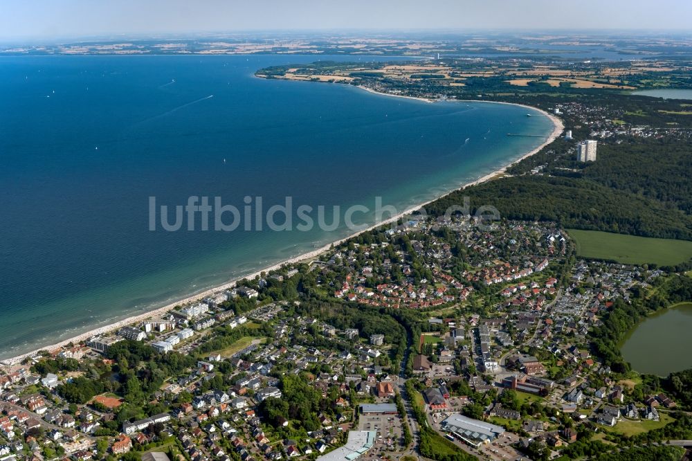 Luftaufnahme Scharbeutz - Stadtansicht am Küstenbereich der Ostsee in Scharbeutz im Bundesland Schleswig-Holstein, Deutschland