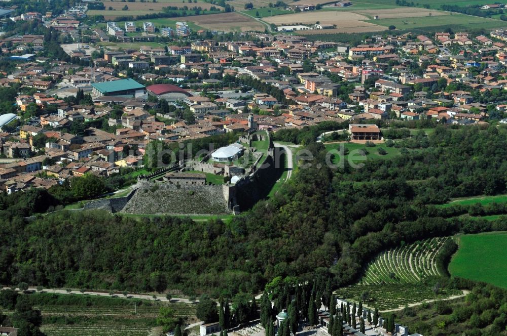 Luftaufnahme Lonato del Garda - Stadtansicht von Lonato del Garda in der Provinz Brescia in Italien