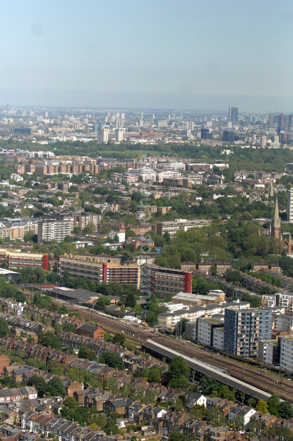 Luftbild London - Stadtansicht vom Londoner Reihenhaus- Wohngebiet im Stadtteil Stonebridge