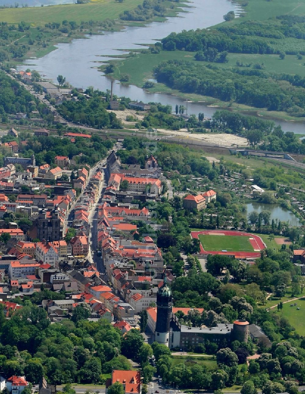 Luftaufnahme Lutherstadt Wittenberg - Stadtansicht von Lutherstadt Wittenberg am Fluß Elbe im Bundesland Sachsen-Anhalt