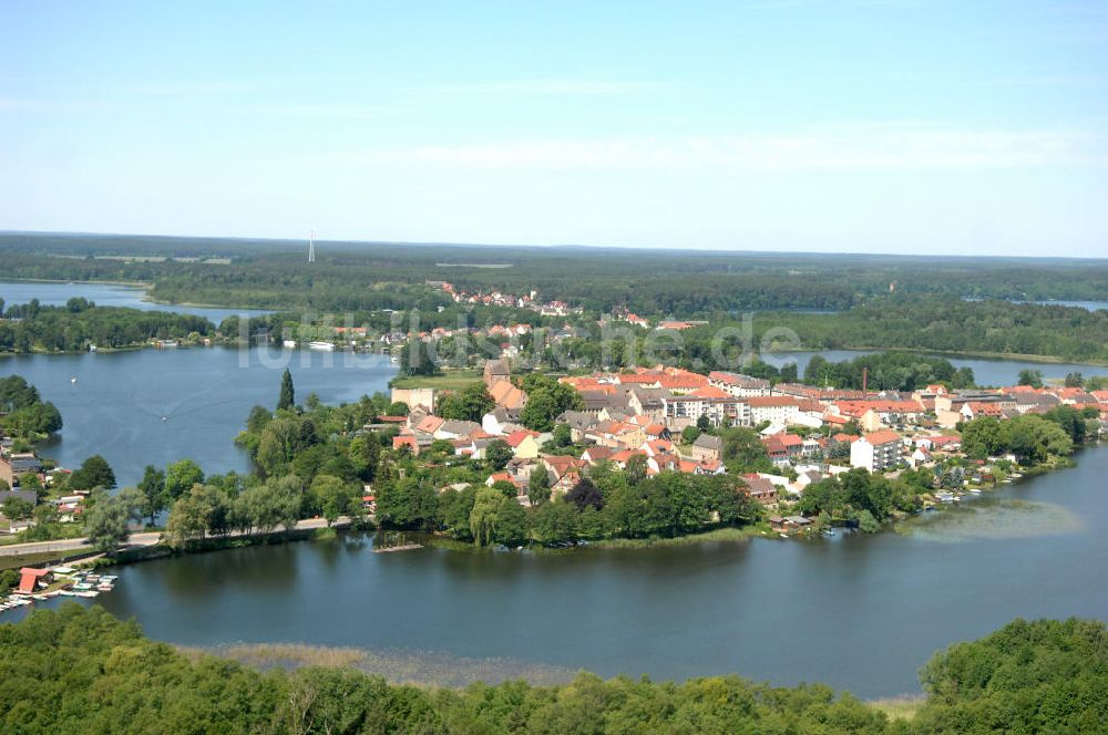 Luftbild Lychen - Stadtansicht von Lychen am Ufer des Zenssee