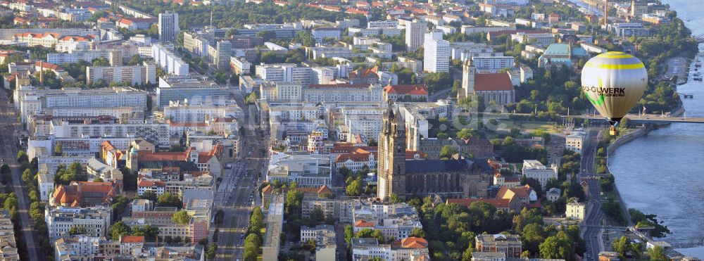 Luftaufnahme Magdeburg - Stadtansicht der Magdeburger Innenstadt am Zentrumsbereich des Magdeburger Doms