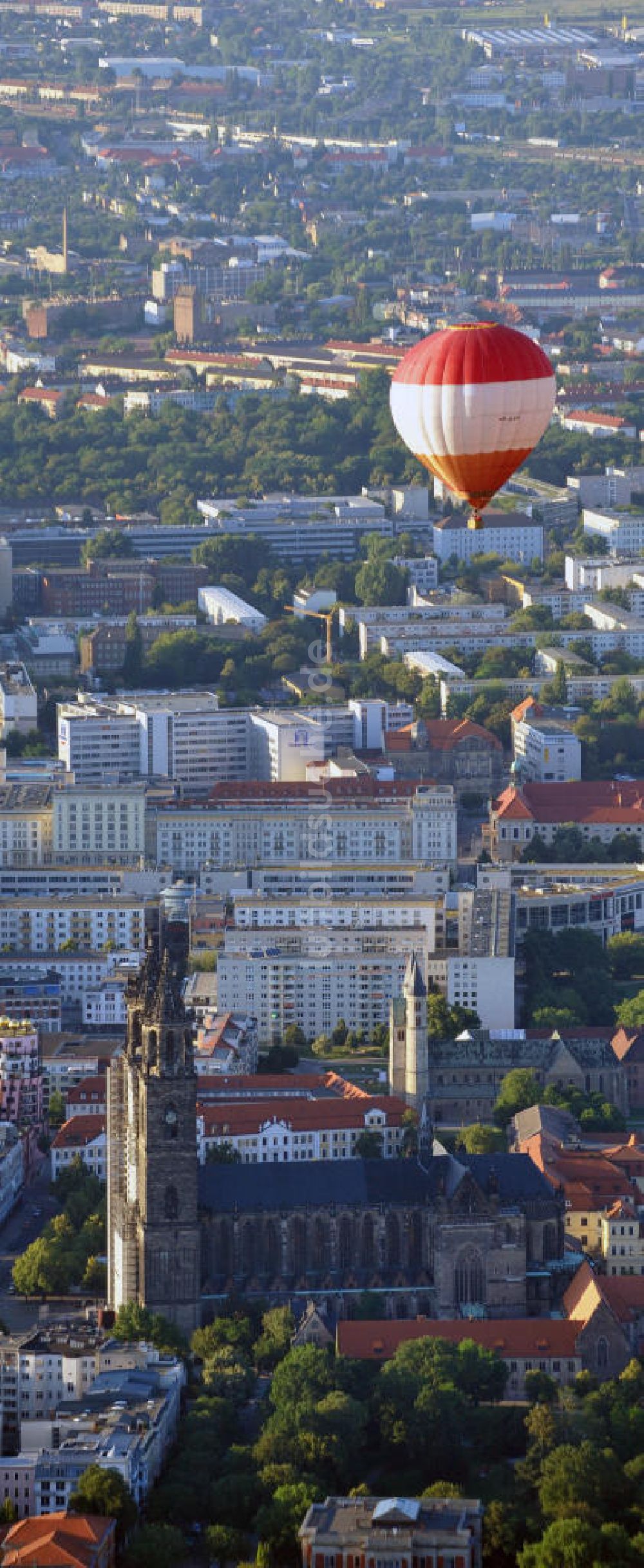 Magdeburg von oben - Stadtansicht der Magdeburger Innenstadt am Zentrumsbereich des Magdeburger Doms