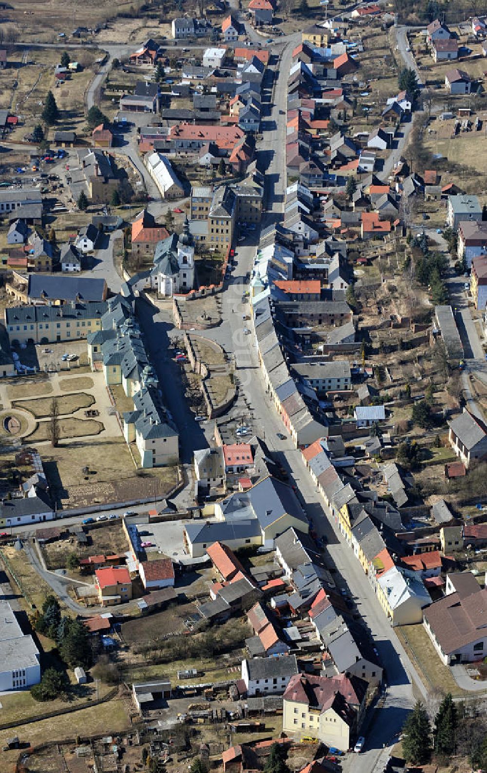 Manetin von oben - Stadtansicht von Manetin in Tschechien