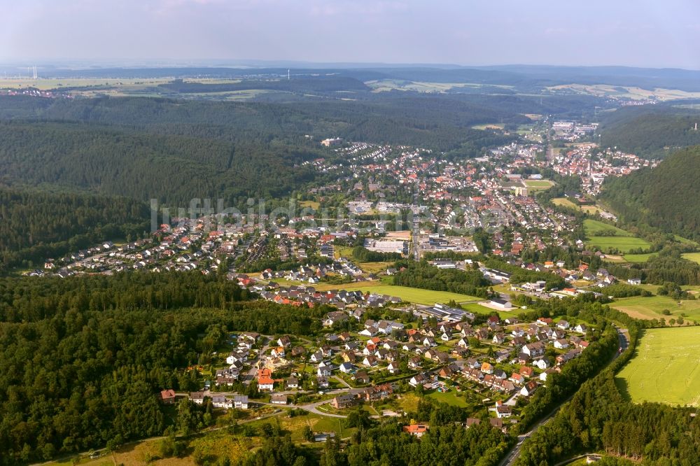 Marsberg von oben - Stadtansicht von Marsberg mit umliegenden Wäldern in Nordrhein-Westfalen