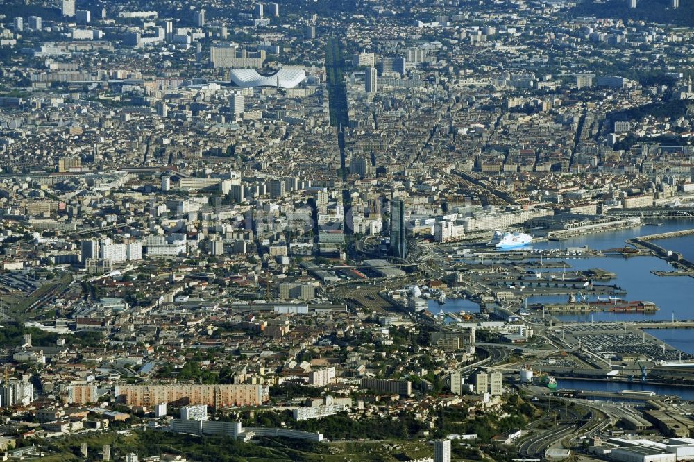 Luftaufnahme Marseille - Stadtansicht von Marseille in Provence-Alpes-Cote d'Azur, Frankreich