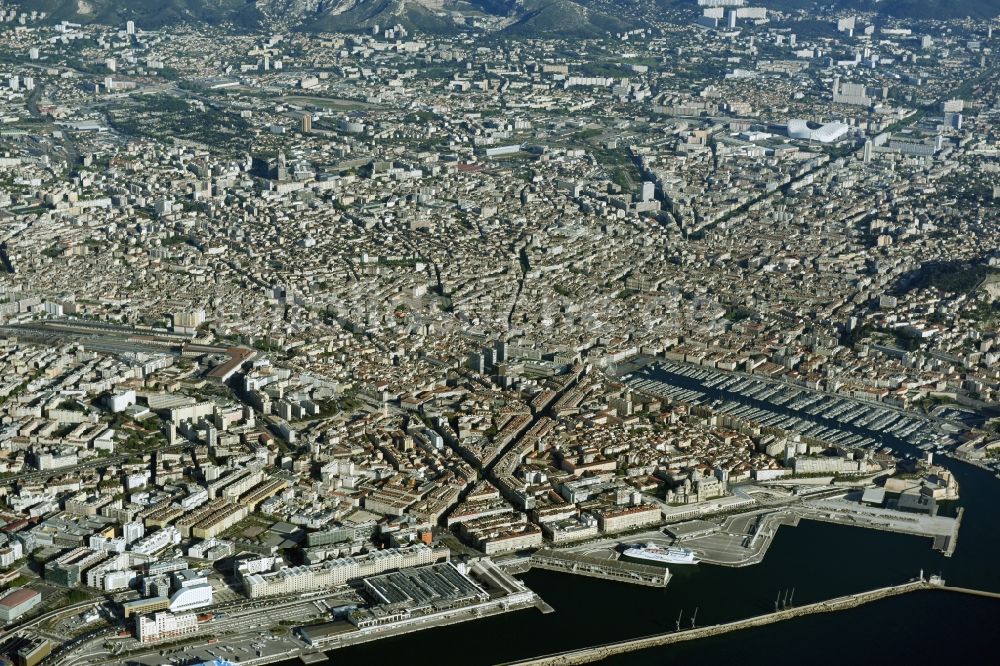 Marseille aus der Vogelperspektive: Stadtansicht von Marseille in Provence-Alpes-Cote d'Azur, Frankreich