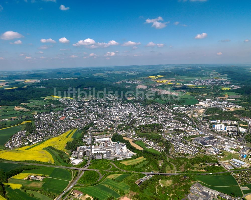 Mayen von oben - Stadtansicht von Mayen im Bundesland Rheinland-Pfalz