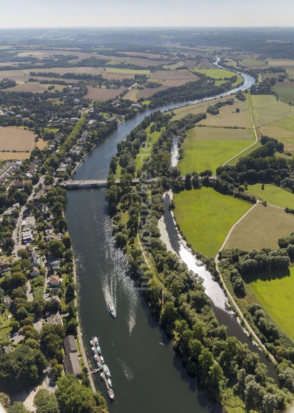 Mülheim an der Ruhr von oben - Stadtansicht von Mülheim an der Ruhr am Ufer der Ruhr in Nordrhein-Westfalen