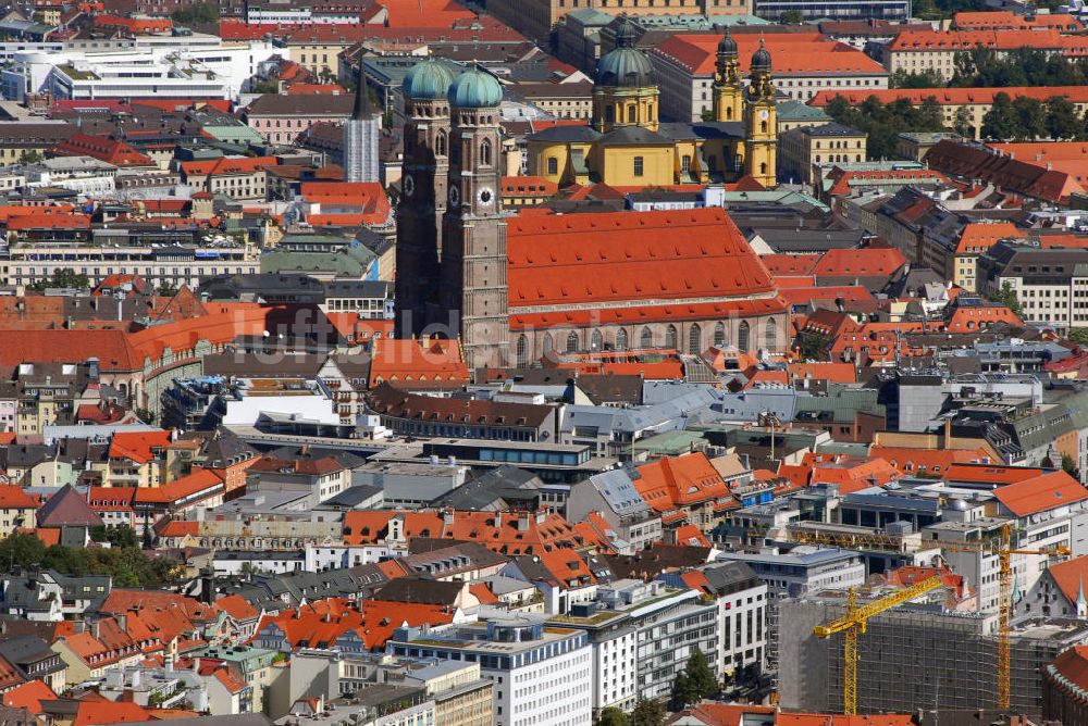 Luftaufnahme München - Stadtansicht München mit Blick auf die Frauenkirche