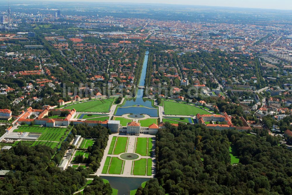 München aus der Vogelperspektive: Stadtansicht München mit Blick auf den Nymphenburger Schlosspark