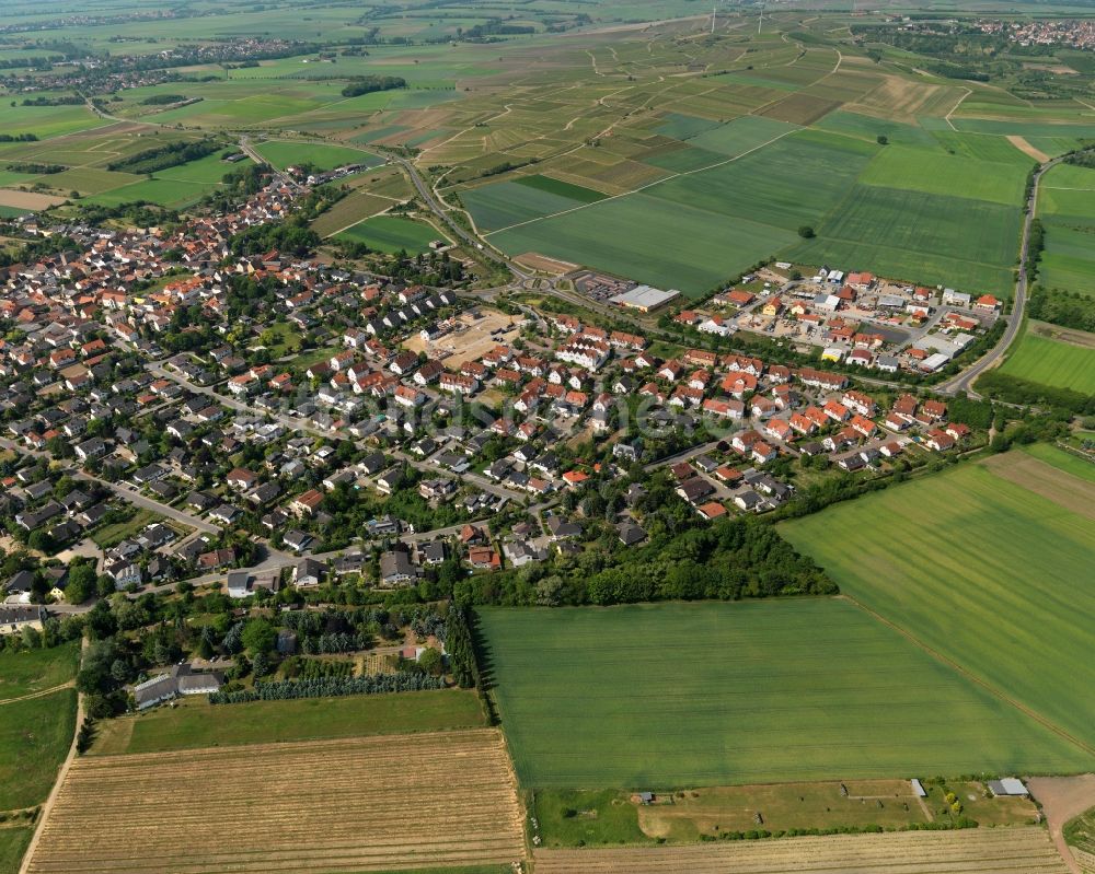 Mommenheim von oben - Stadtansicht von Mommenheim im Bundesland Rheinland-Pfalz